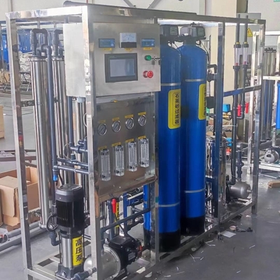Equipamento de osmose reversa integrado de dupla fase com produtividade de 2 L/hora