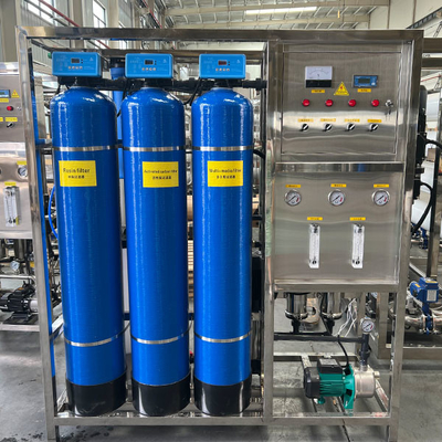 Sistema de tratamento de água por osmose reversa para máquina de dessalinização de água de capacidade 500L/H