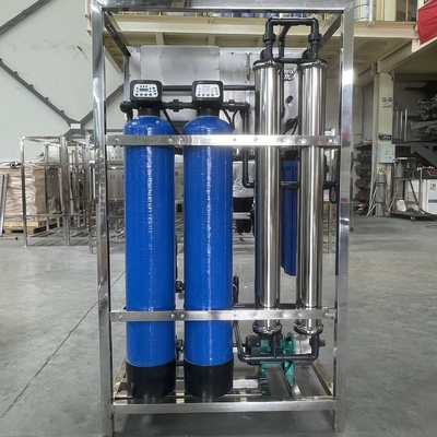 0.5 toneladas Equipamento de tratamento de água por osmose reversa de dupla fase com frasco azul